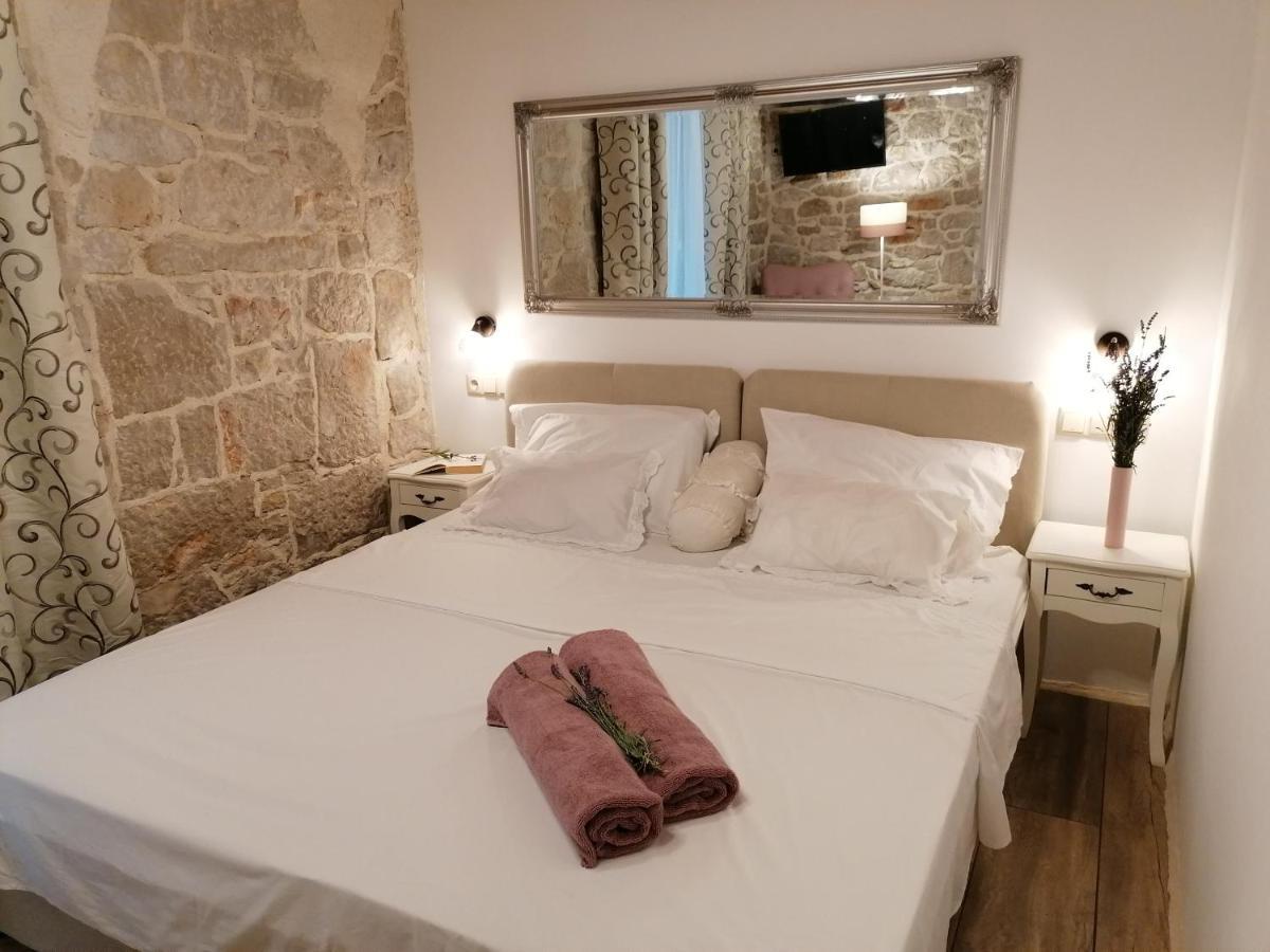Boutique Vila Marijini Dvori Tribunj  Bagian luar foto