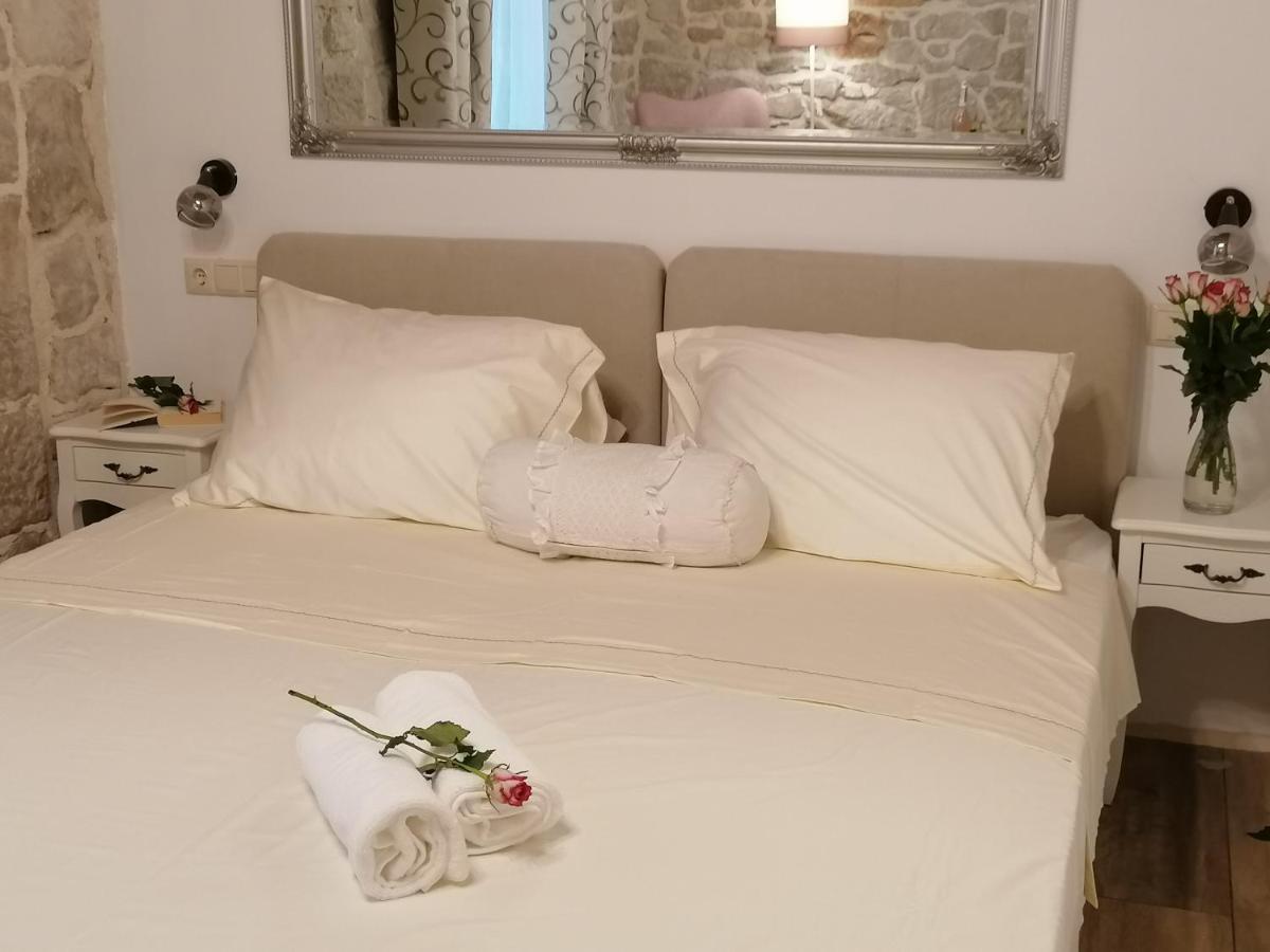 Boutique Vila Marijini Dvori Bed & Breakfast Tribunj  Bagian luar foto