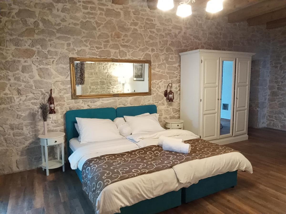 Boutique Vila Marijini Dvori Tribunj  Bagian luar foto