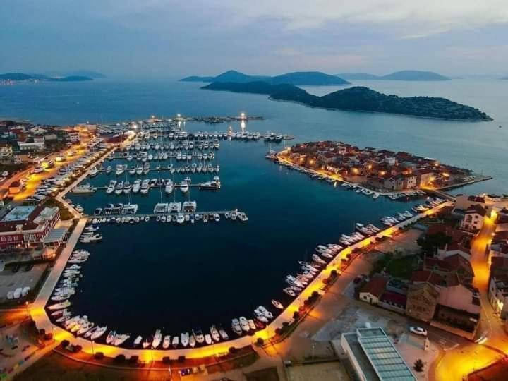 Boutique Vila Marijini Dvori Tribunj  Bagian luar foto