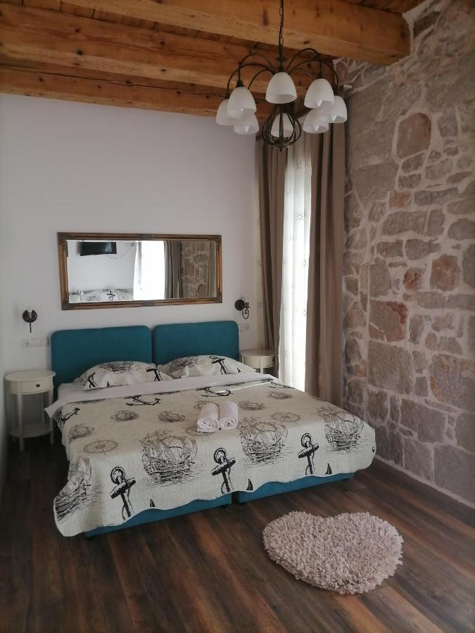 Boutique Vila Marijini Dvori Bed & Breakfast Tribunj  Bagian luar foto