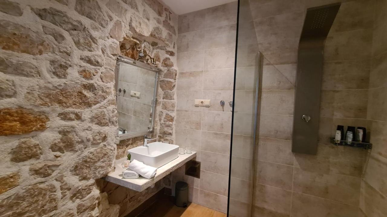 Boutique Vila Marijini Dvori Tribunj  Bagian luar foto