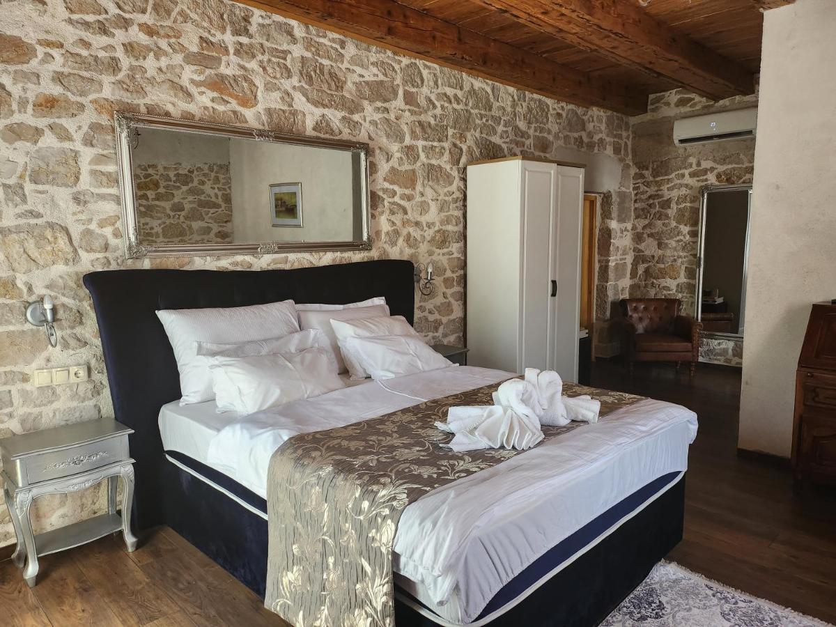 Boutique Vila Marijini Dvori Bed & Breakfast Tribunj  Bagian luar foto